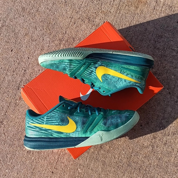 RARE Vintage Nike Kobe Mentality 2015 'Green Yellow' Wo.7 (5.5Y) - Picture 4 of 9